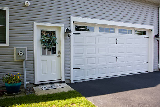 24/7 Emergency Garage Door Roller Replacement experts in Cross Mountain, TX